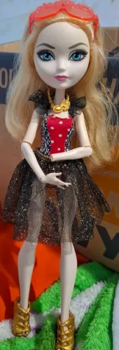 Apple white > ever After high