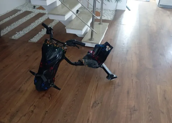 Triciclo drift elétrico 