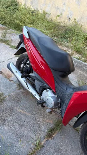 Vende-se Biz, moto de mulher, única dona, moto quitada em dias, muito conservada