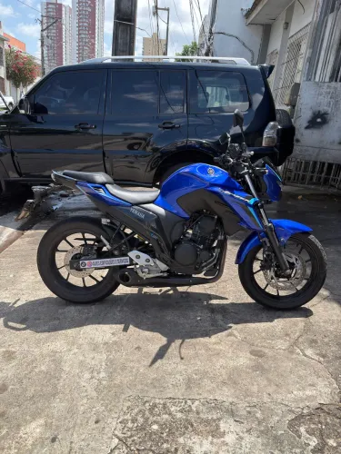 FZ25 yamaha modelo 25 azul