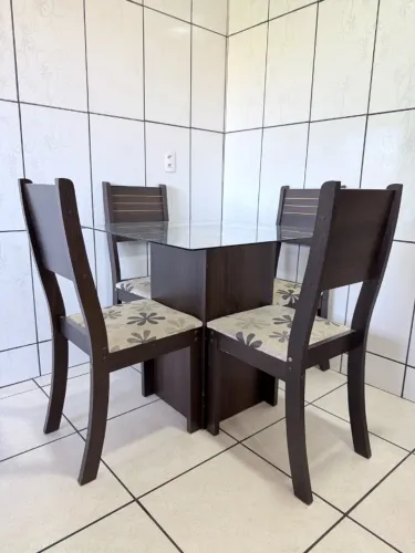 Mesa de Jantar com 4 Cadeiras | Quadrada Tampo de Vidro