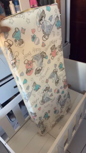 Vendo mini berço , com colchão pouquíssimo usado 