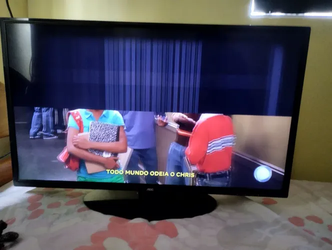 Vendo tv AOC 32 polegadas para retirada de peças ou consertar 