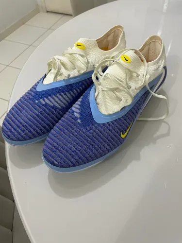 Chuteira Nike Phantom 41/42