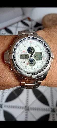 Relógio Citizen C710