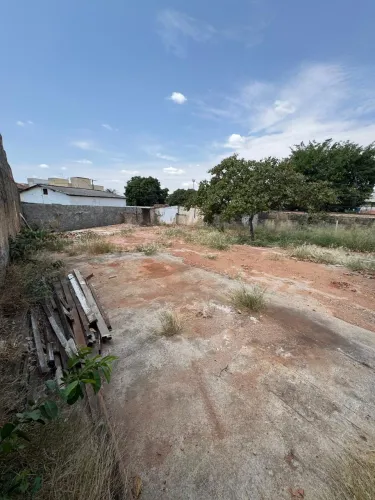 LOTE DE ESQUINA DE RUA, A UMA QUADRA DA AV. 4a RADIAL , COM ÁREA DE 550,58 m2