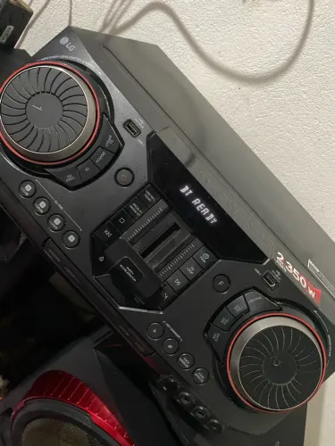 Vendo Som , marca LG