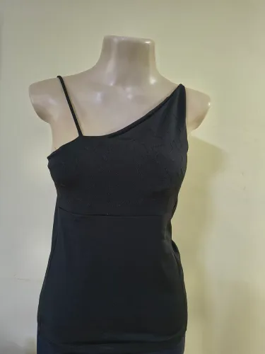 Blusa Chess Preta Com Detalhes De Bordado Na Frente