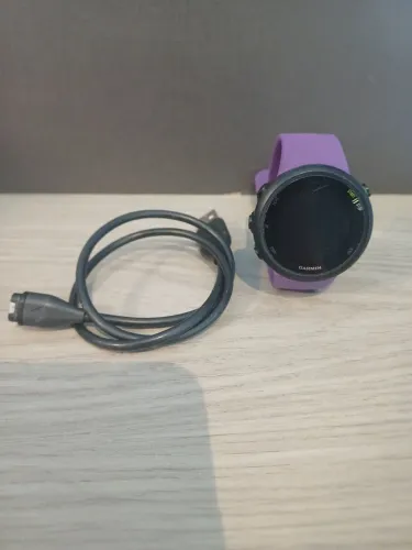 Vendo Garmin Forerunner 45, com carregador e película.