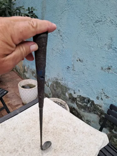 TACO DE GOLFE INGLÊS  EM ÓTIMO ESTADO DE CONSERVAÇÃO 