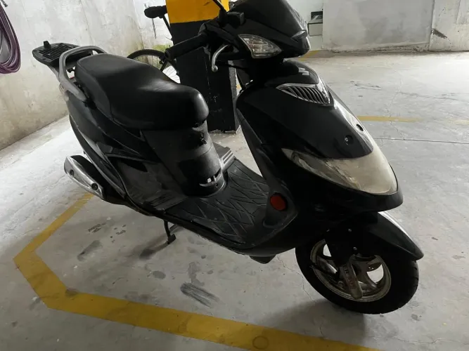 Vendo burgman 125 leia descrição - Sem IPVA