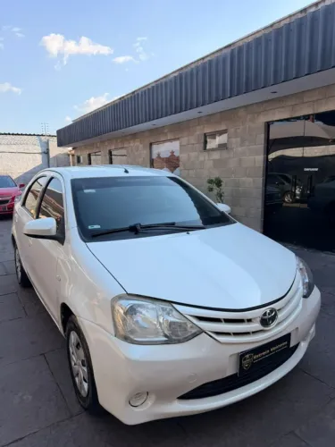Toyota Etios XS Sedan 1.5 Flex 16V 4P Mec. 2015