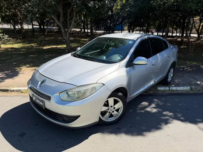 Renault Fluence Sed. Dynamique 2.0 16V Flex Aut. 2013