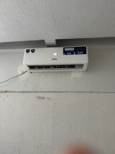 Ar-Condicionado Split 12000 BTUs EOS Master Comfort 