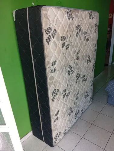 Cama box casal, já usa mas em ótimo estado. Pra levar logo!