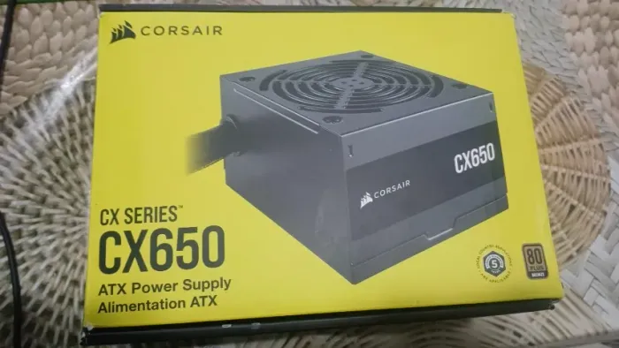 Fonte Corsair CX650 , 650W 80 plus Bronze, bem.conservada.