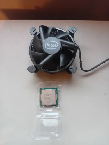 Processador Intel Core i3 10105F (LGA 1200) + Cooler Box Original