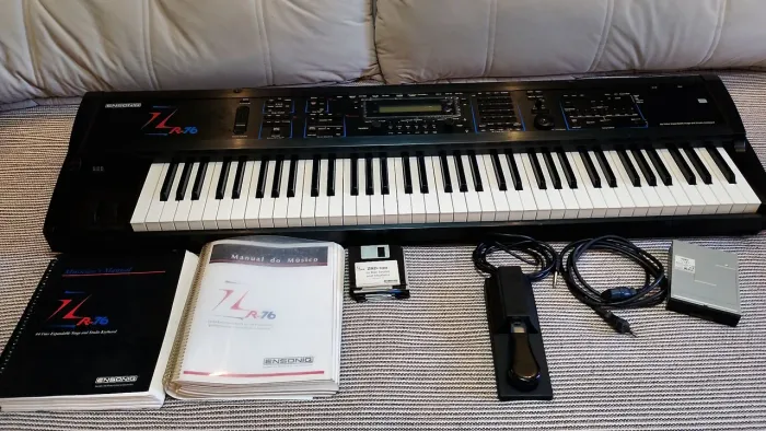 ENSONIQ ZR76 | PLACA DE EXPANSÃO PERFECT PIANO | USB GOTEK | MANUAL PORTUGUÊS E PEDAL ORIG