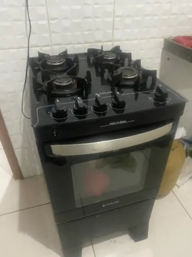 Fogão elétrico Atlas 4 bocas, mesa de vidro, em perfeito estado.