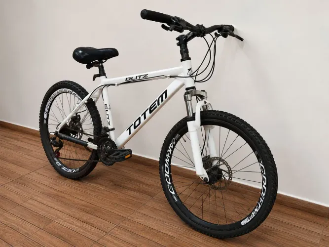 Bicicleta Totem Blitz Aro 26 - Suspensão Dianteira - Excelente Estado