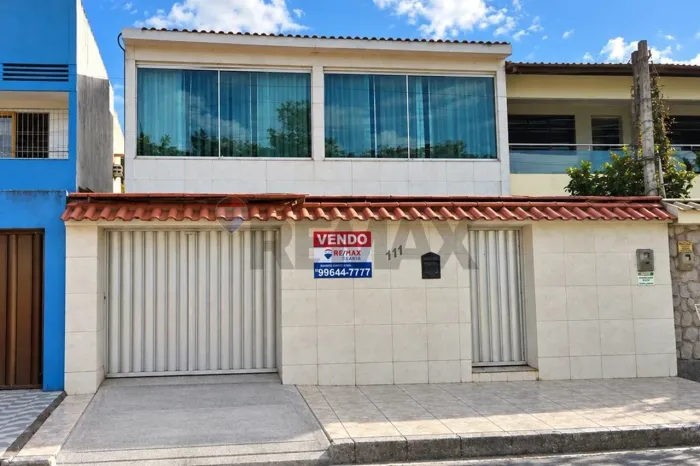Casa na Várzea com 257m² com 5 Quartos sendo 3 Suítes e 4 Banheiros