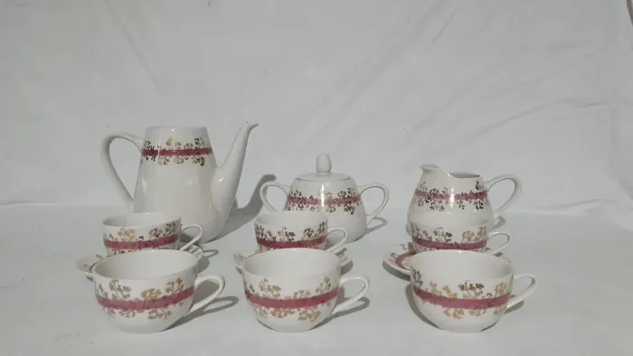 Conjunto de café Porcelana Mauá anos 60 leia descrição 