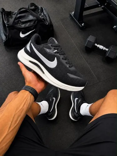 NIKE ZOOM FIT