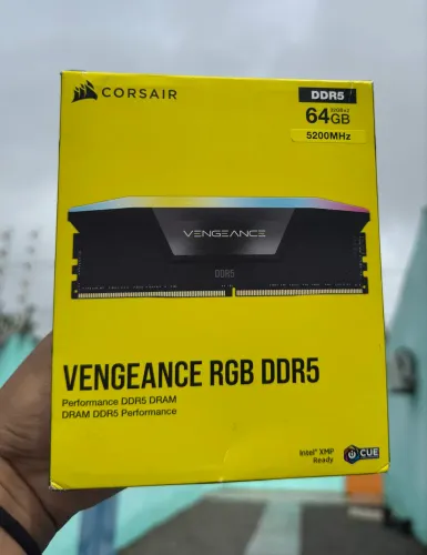 1 PENTE DE MEMÓRIA RAM DDR5 DE 32GB CORSAIR RGB 