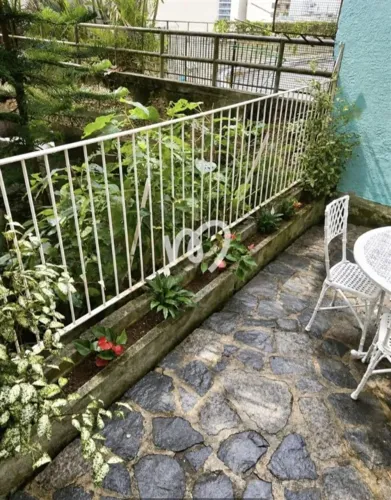 CHARMOSO E ELEGANTE APARTAMENTO TIPO GARDEN EM COPACABANA
