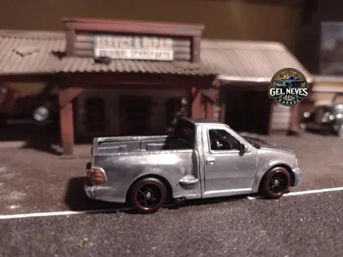 Hot Wheels Ford F150 SVT Lightning Custom 'Zamac'