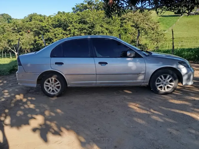 Honda Civic Sedan LX 1.7 16V 115cv Mec. 4P 2005