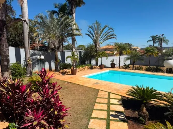 Contrata-se Jardineiro Experiente - 2 Vezes por Semana (8h às 17h)