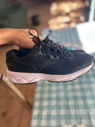 Tênis Mizuno Masculino Preto - Tamanho 40 - Usado
