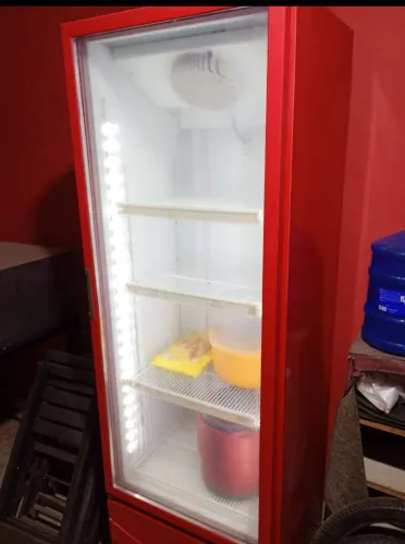 Freezer vertical Coca cola. (Modelo novo).