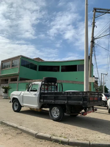 Chevrolet C-10 2.5/4.1 1982