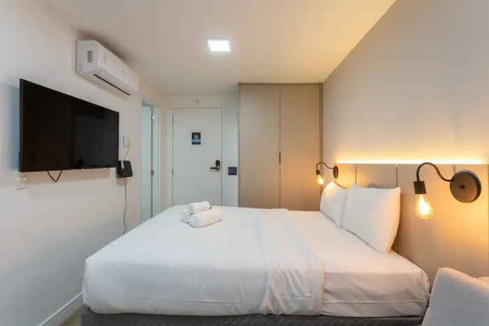 Apartamento com 1 quarto para alugar por R$ 1700.00, 18.00 m2 - PRADO VELHO - CURITIBA/PR
