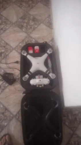 Drone phantom3 Standard Precisa de reparo do Shell 