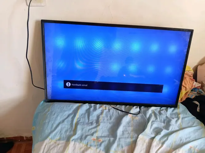 Tv AOC