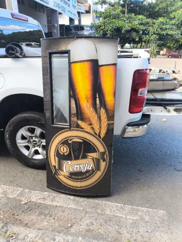 Porta cervejeira semi nova 