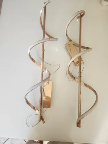 Par de Pêndulos Decorativos NOVOS LED em Espiral 90 cm - Design Moderno