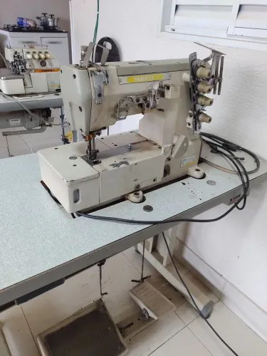 Máquina de costura industrial Galoneira