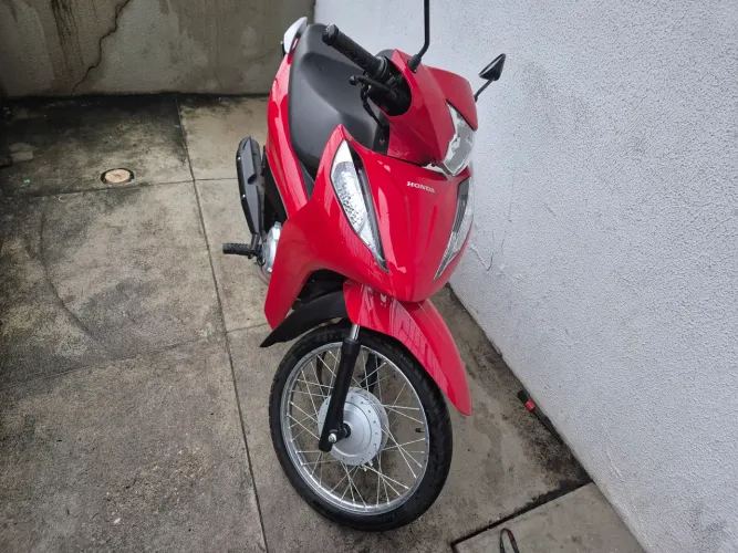 Honda Biz 125 ES 2025 -  9.700 km / Sem Multas