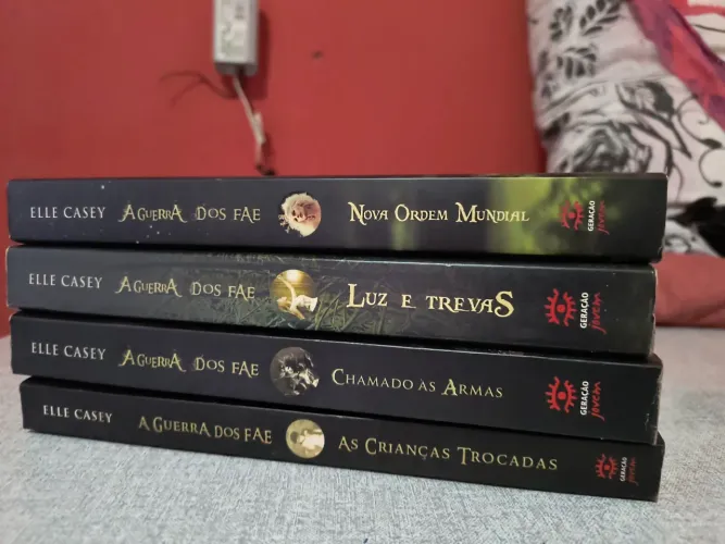 Kit A guerra dos Fae - Elle Casey 
