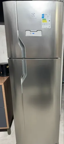 Geladeira Electrolux Frost Free 371L Turbo Congelamento Duplex Cor Inox DFX41