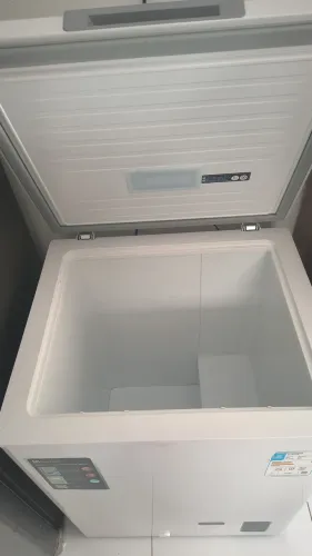 Vendo frizzer novo em ótimo estado  4 meses de uso com garantia 2 anos 
