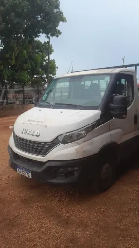 Caminhão IVECO DAILY 35-150 CS 4X2
