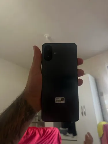 Celular em perfeita condição não tem caixa