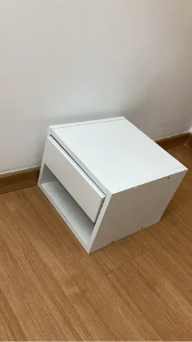 Vendo mesinha suspensa