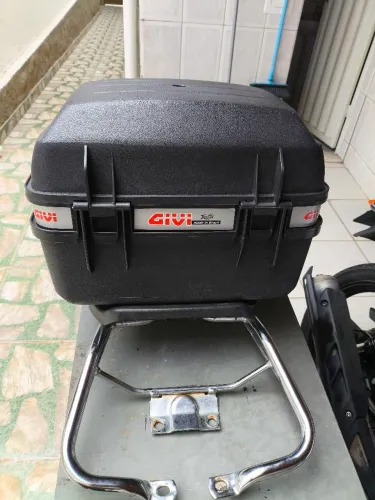 Vendo baú e bloqueador de moto