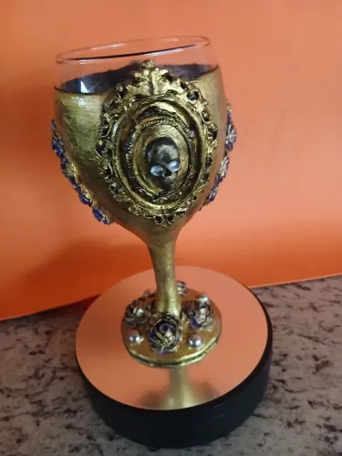 Taça Pombagira glamour em vidro 385ml